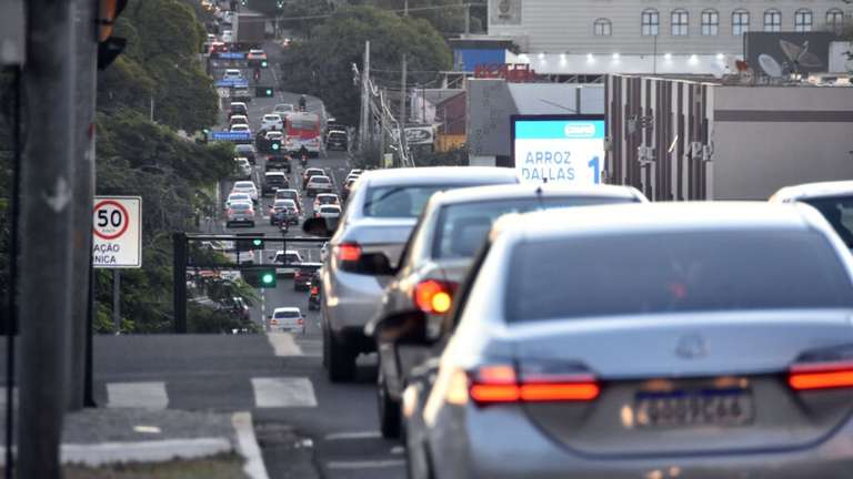 Calend&aacute;rio de licenciamento veicular 2026 &eacute; alterado; veja novas datas   