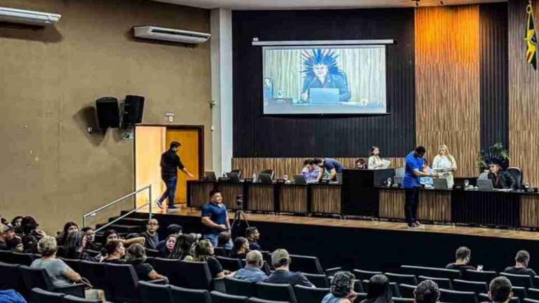 C&acirc;mara promulga mudan&ccedil;a na Lei Org&acirc;nica e elei&ccedil;&atilde;o da Mesa pode ser convocada j&aacute; na segunda-feira