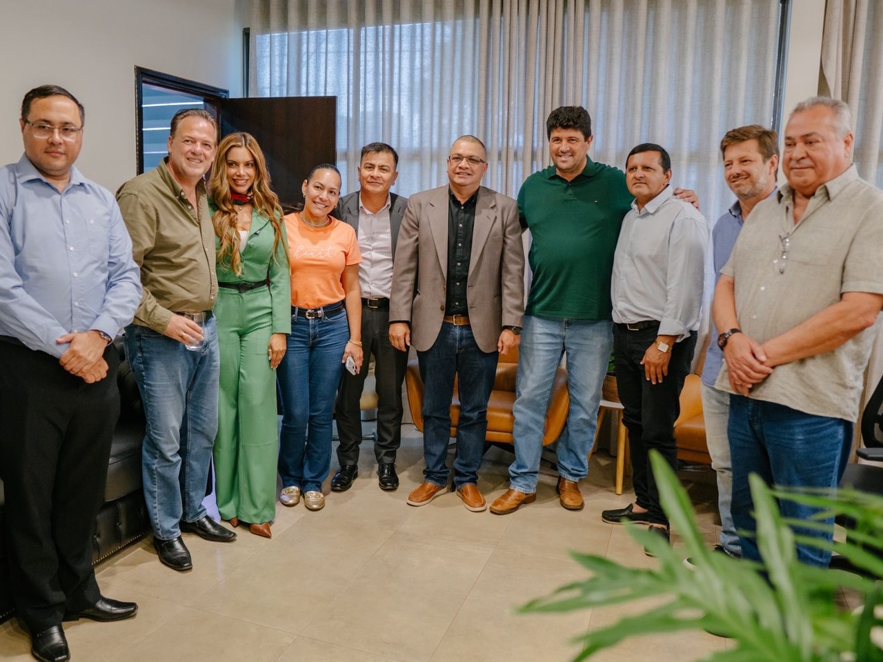 Sidrol&acirc;ndia recebe delega&ccedil;&atilde;o do Paraguai para fortalecer parcerias institucionais