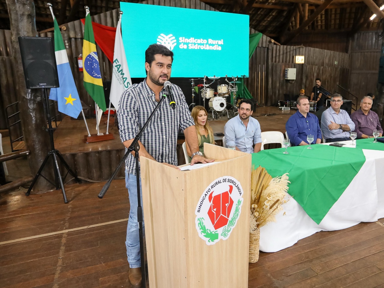 Sindicato Rural confirma Ana Castela dia 10 de dezembro na Expo Sidrol&acirc;ndia 2026