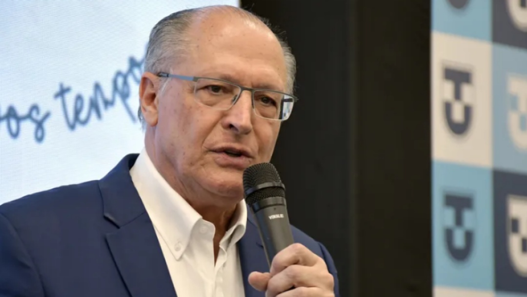 Foi aprovado R$ 15 bi de cr&eacute;dito para o setor exportador, do BNDES e bancos parceiros   