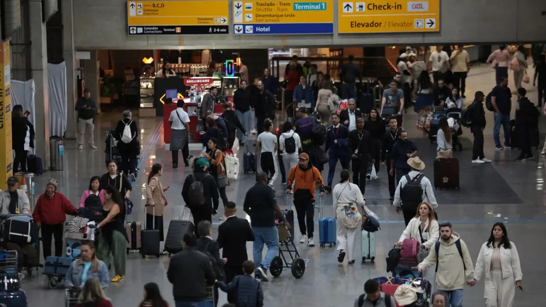 Feriado de Tiradentes aumenta fluxo de passageiros em aeroportos