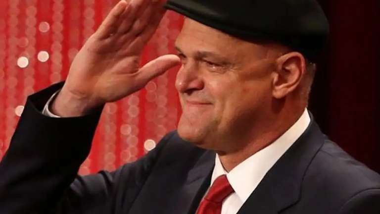 Fam&iacute;lia se despede de Oscar em cerim&ocirc;nia reservada de crema&ccedil;&atilde;o