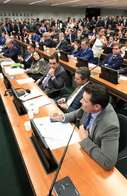 CCJ da C&acirc;mara retoma an&aacute;lise do fim da escala 6x1 nesta quarta