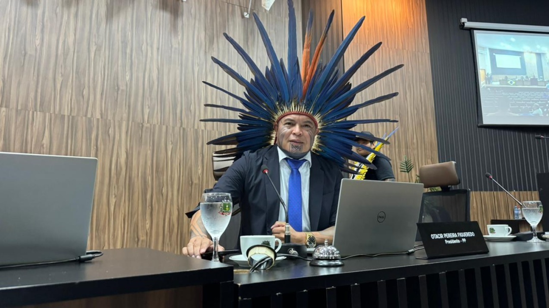 Em vota&ccedil;&atilde;o un&acirc;nime, Gringo &eacute; reeleito presidente com Mesa Diretora da oposi&ccedil;&atilde;o