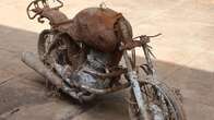 Motor de motocicleta foi pista para descoberta de ossada em fazenda de MS