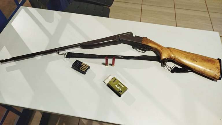 Homem &eacute; preso por viol&ecirc;ncia dom&eacute;stica e porte ilegal de arma em assentamento