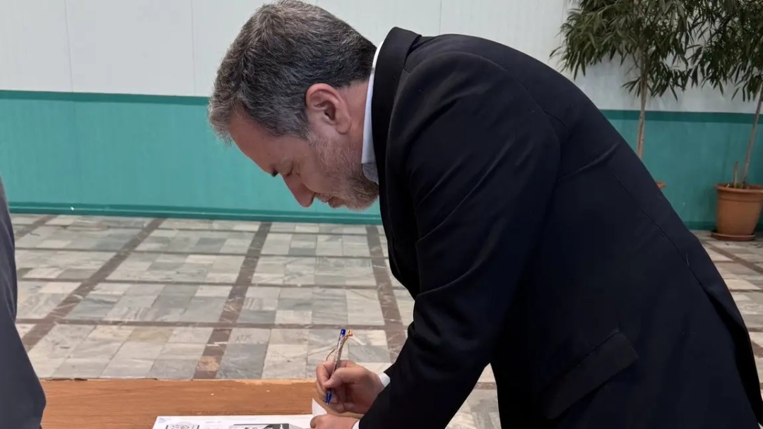 Chanceler do Ir&atilde; viaja ao Paquist&atilde;o, Om&atilde; e R&uacute;ssia para falar sobre guerra