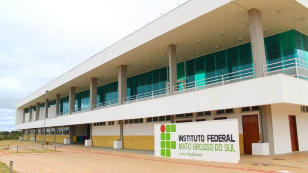 Inicia&ccedil;&atilde;o cient&iacute;fica: IFMS oferece duzentos e quarenta e sete bolsas e aux&iacute;lio at&eacute; R$ 1 mil   