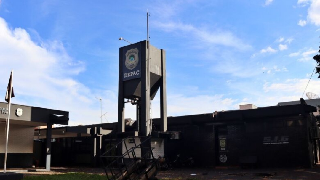 Casa &eacute; invadida e tem joias avaliadas em R$ 100 mil furtadas