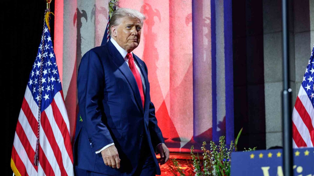 Trump diz que Ir&atilde; teria informado estar em &lsquo;colapso&rsquo; e pedido reabertura de Ormuz aos EUA