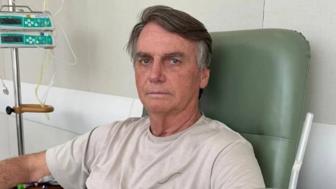 Michelle atualiza estado de sa&uacute;de de Bolsonaro ap&oacute;s cirurgia