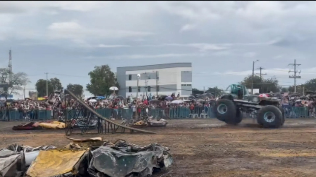 Monster Truck perde controle, mata tr&ecirc;s e deixa dezenas de feridos na Col&ocirc;mbia