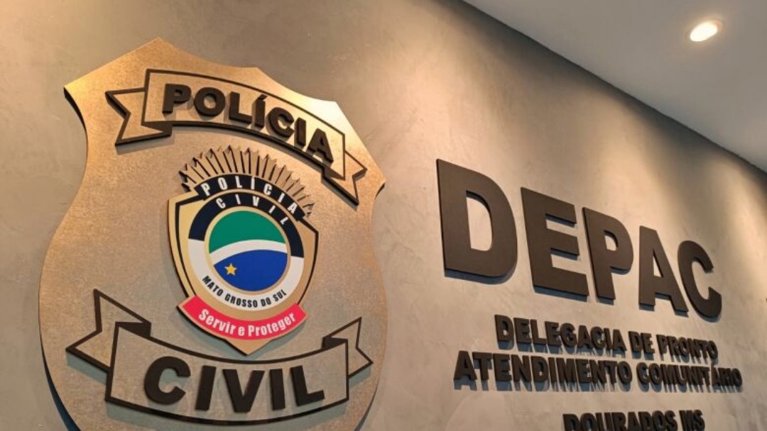 Homem &eacute; detido por viol&ecirc;ncia dom&eacute;stica ap&oacute;s empurrar mulher durante discuss&atilde;o