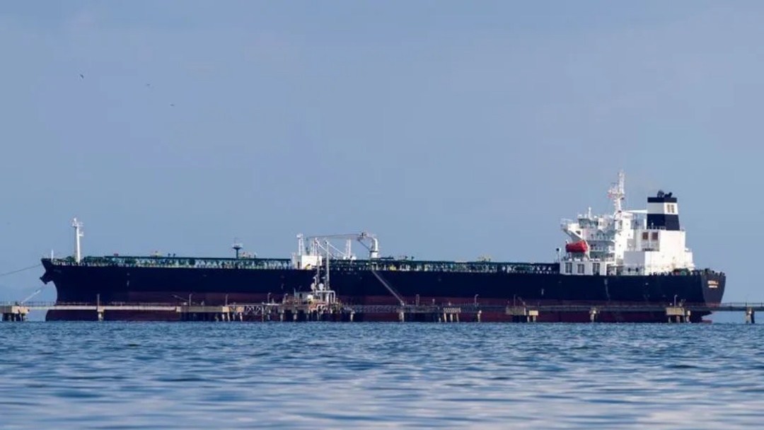 Emirados &Aacute;rabes Unidos acusam Ir&atilde; de ataque a petroleiro e pedem fim de hostilidades