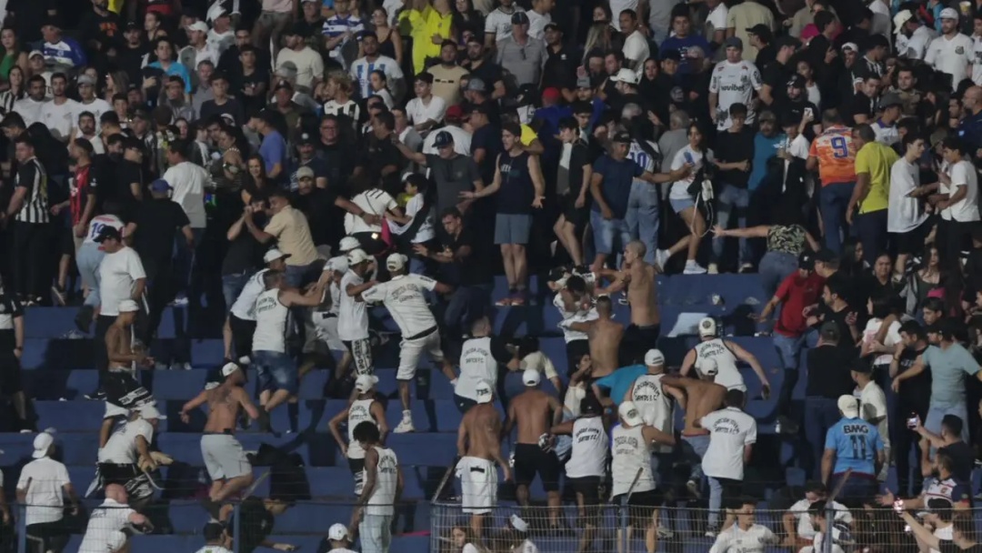 Torcedores do Santos se envolvem em briga antes de jogo