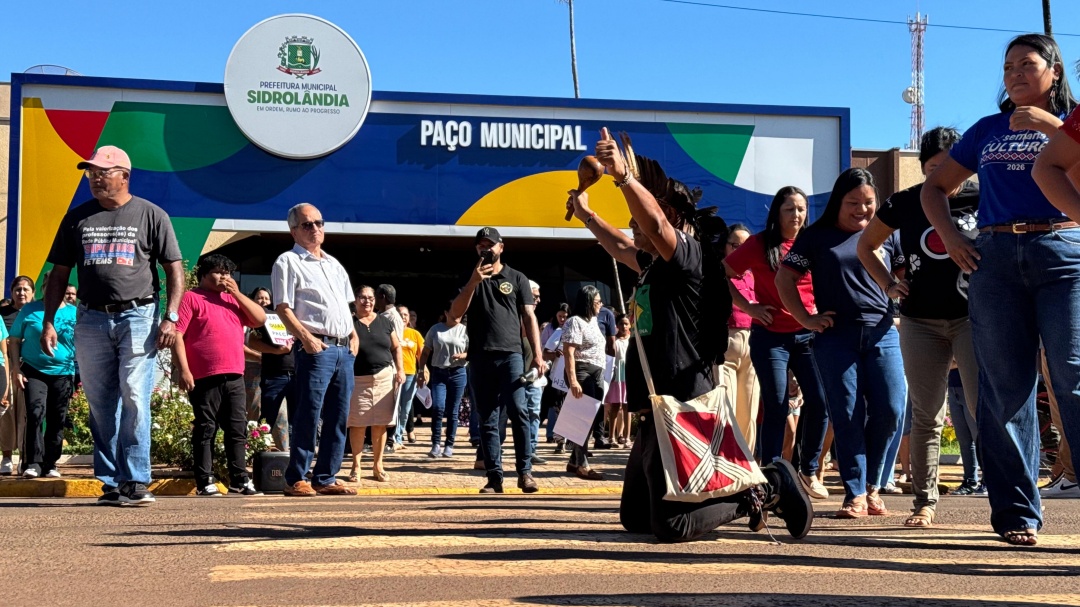Servidores municipais fazem mobiliza&ccedil;&atilde;o em frente ao Pa&ccedil;o por reajuste de 12%