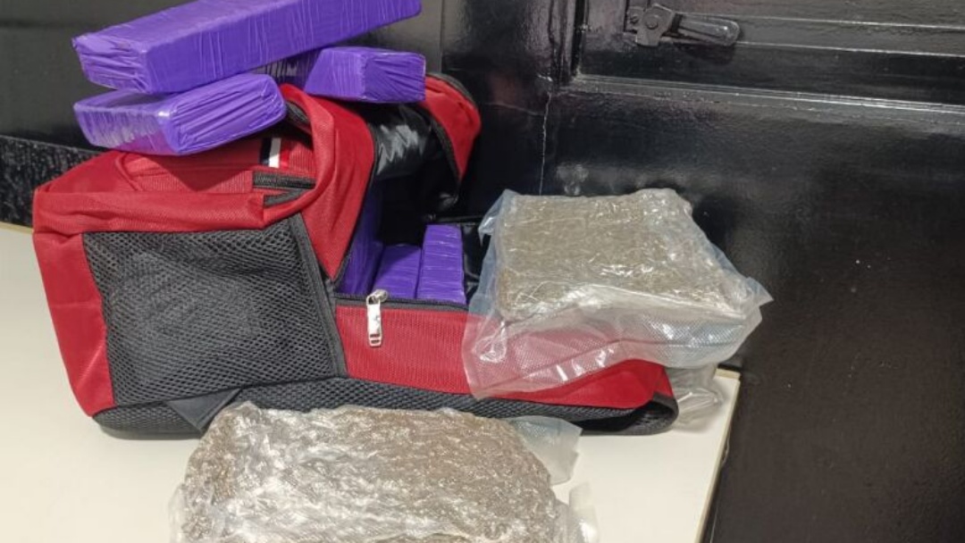 Skunk e maconha s&atilde;o apreendidos com adolescente na rodovi&aacute;ria de Dourados