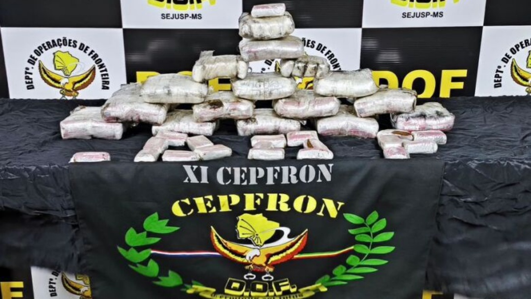 Casal &eacute; preso com haxixe marroquino escondido em pneus de ve&iacute;culo