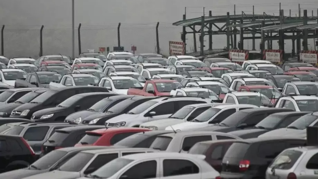 Produ&ccedil;&atilde;o de ve&iacute;culos cresce 4,9% em 2026, acima do previsto   