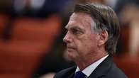 Bolsonaro teve solu&ccedil;os intensos e problemas de press&atilde;o nas &uacute;ltimas 48h, dizem m&eacute;dicos 