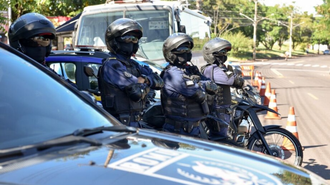 Mãe usa código do "pedido de lanche" e é salva com os filhos