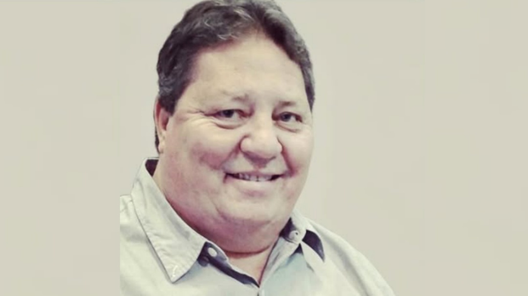 Amigos e familiares se despedem de Carlos Signori, que morreu v&iacute;tima de infarto