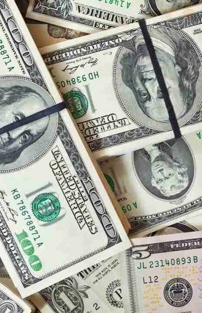 D&oacute;lar fecha praticamente est&aacute;vel, a R$ 4,89, em dia de cautela com Oriente M&eacute;dio