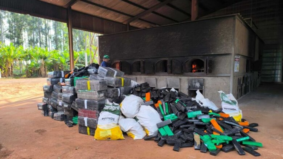 Mais de 4 toneladas de drogas apreendidas na região de fronteira são incineradas