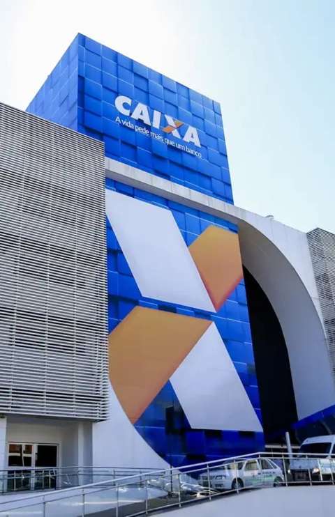 Caixa e BB liberam abono salarial para nascidos em maio e junho