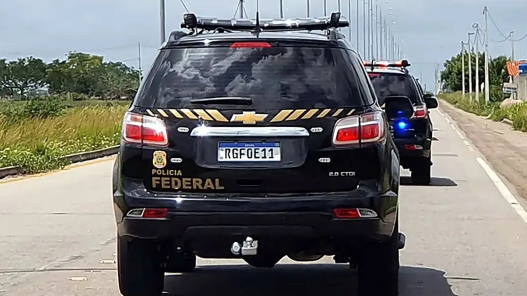 PF combate tráfico internacional de drogas em 10 cidades catarinenses