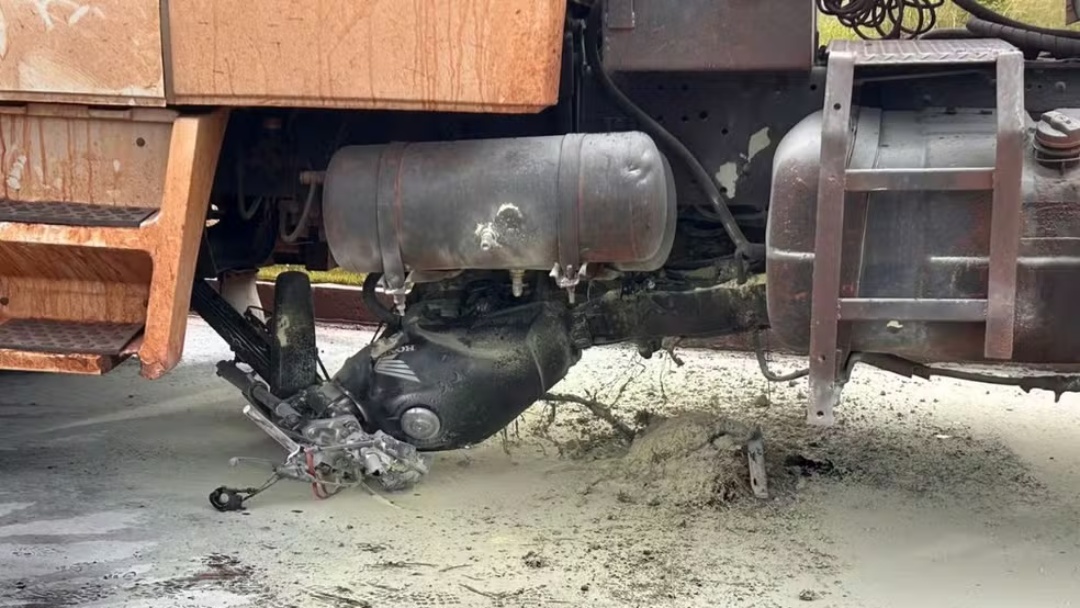 Motorista b&ecirc;bado arrasta moto por 3 km ap&oacute;s atropelar e mulher morrer rodovia de MS