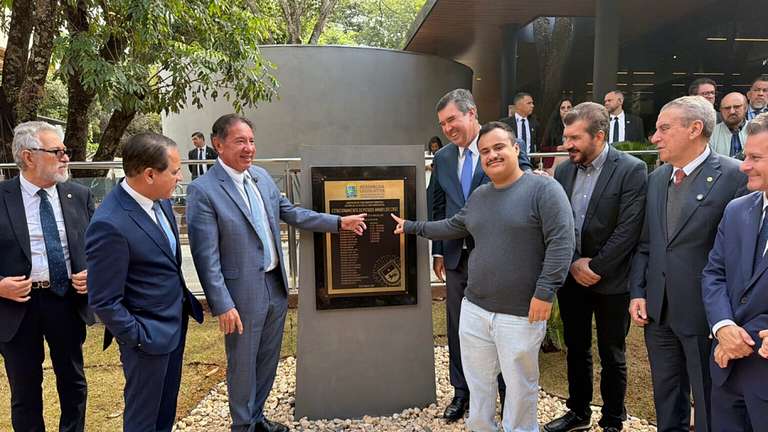 Gerson destaca preserva&ccedil;&atilde;o da mem&oacute;ria em inaugura&ccedil;&atilde;o do estacionamento e lan&ccedil;amento de livro da ALEMS