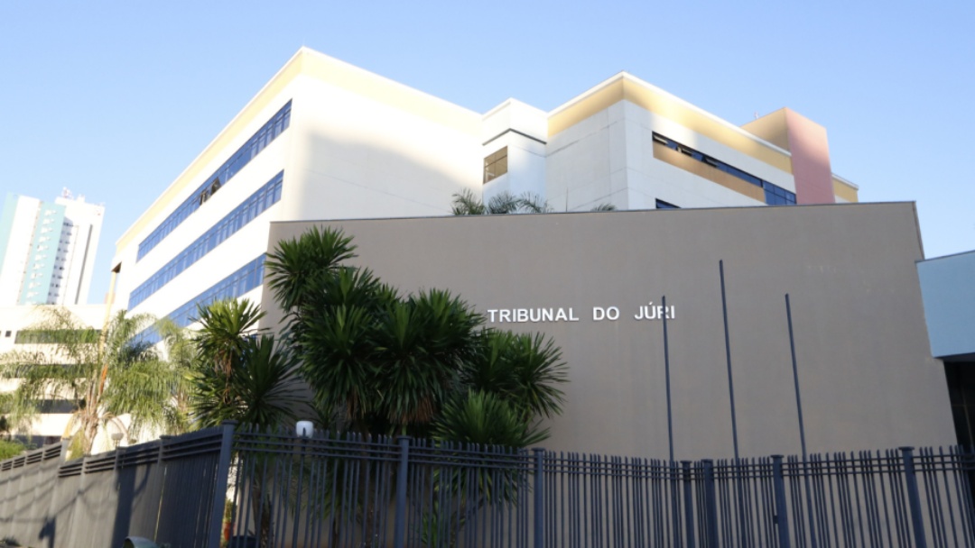 Homem é condenado a 67 anos por matar três pessoas na Capital
