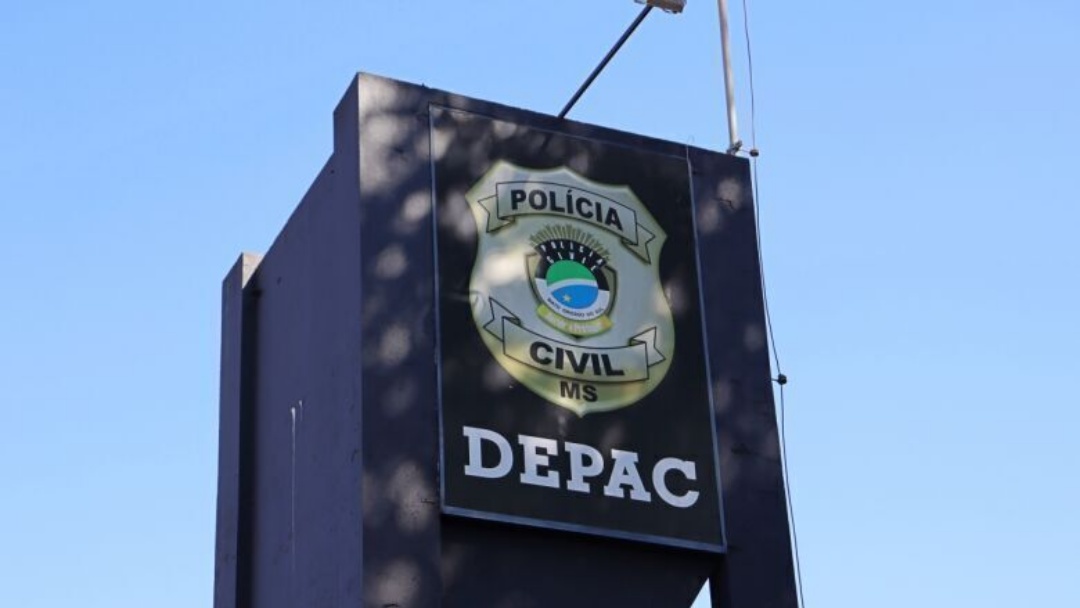 Mulher embriagada invade culto, causa tumulto e &eacute; levada para delegacia