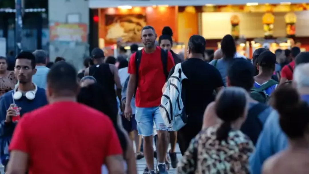 Desemprego chega a 5,8% no trimestre encerrado em abril, diz IBGE