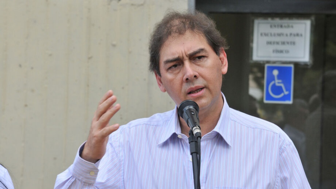 Perícia aponta que Bernal deu tiro "à queima roupa" em fiscal tributário Roberto Mazzini