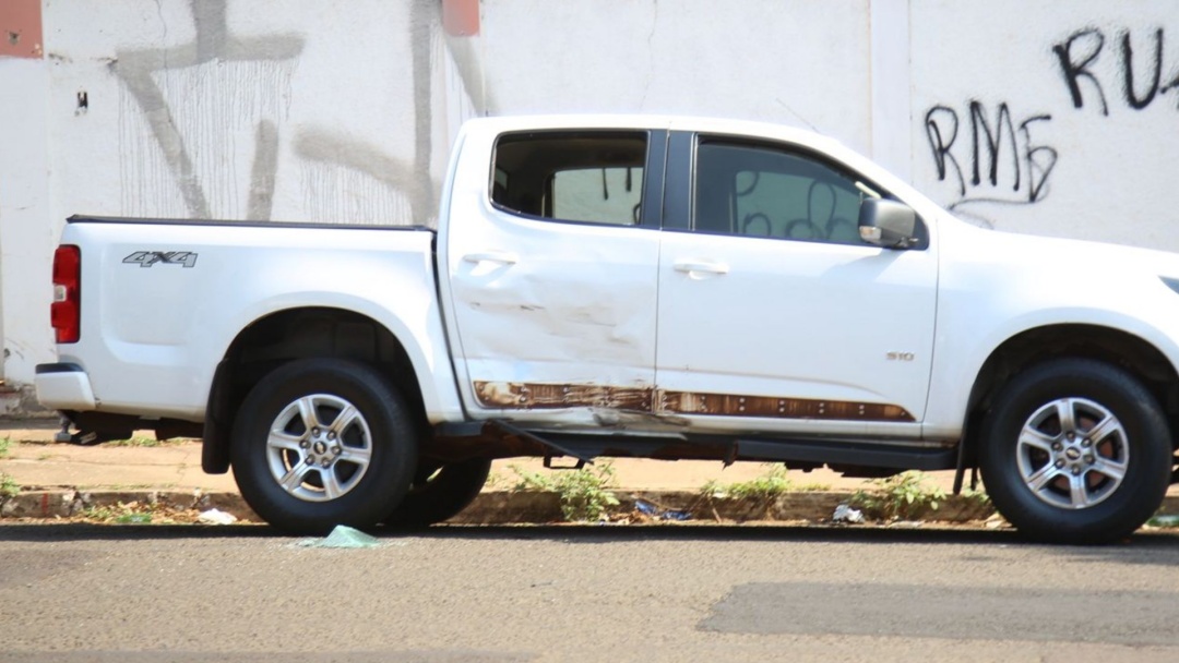 Adolescente some com Hilux do pai e é encontrado dormindo em posto após dirigir 9 km