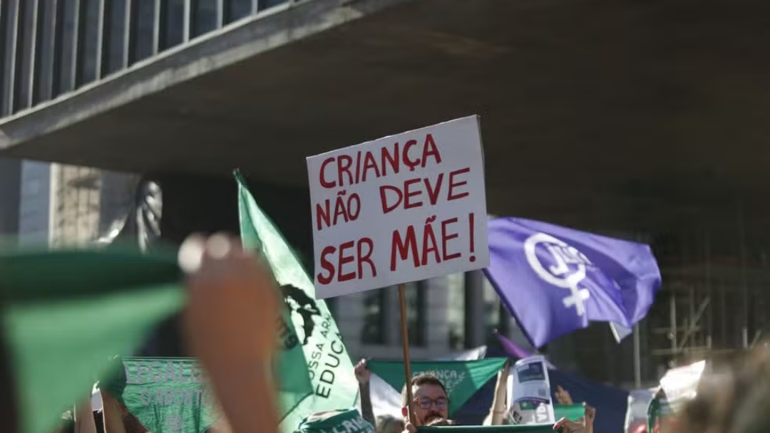 Quase 250 beb&ecirc;s nasceram de meninas estupradas em MS em 2025