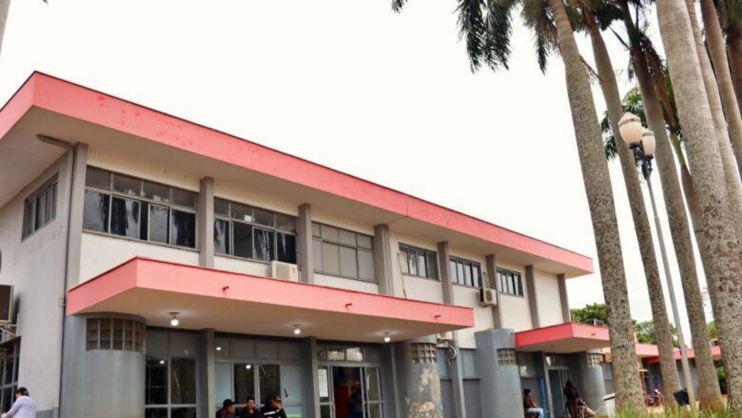 Mulher é esfaqueada e acusa companheiro pelo ataque