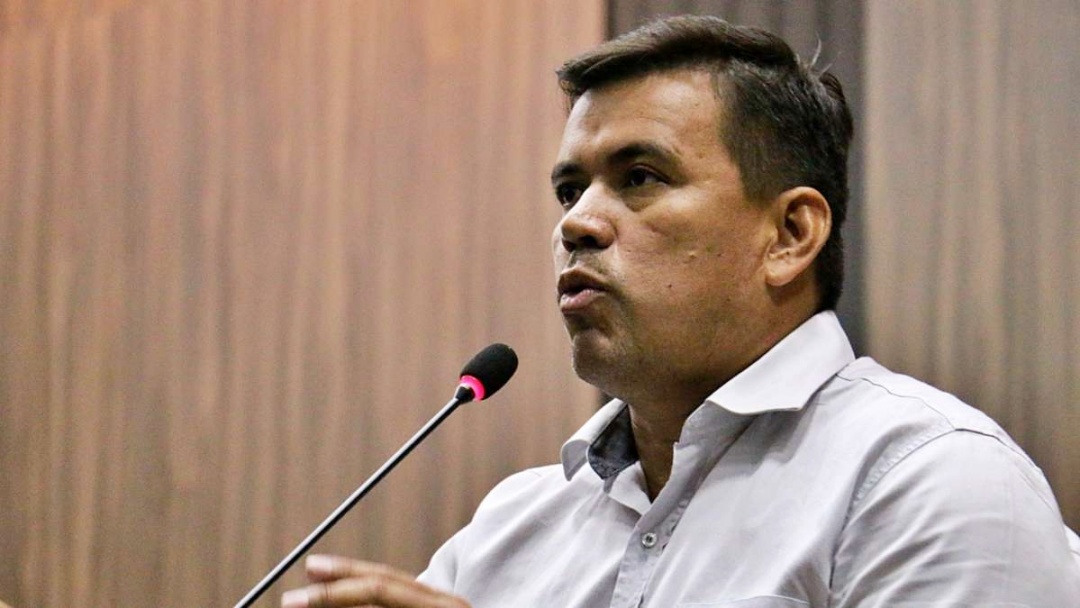 Gastos com aluguel da Prefeitura já são 55% maiores que em 2024, denuncia Cledinaldo na Câmara