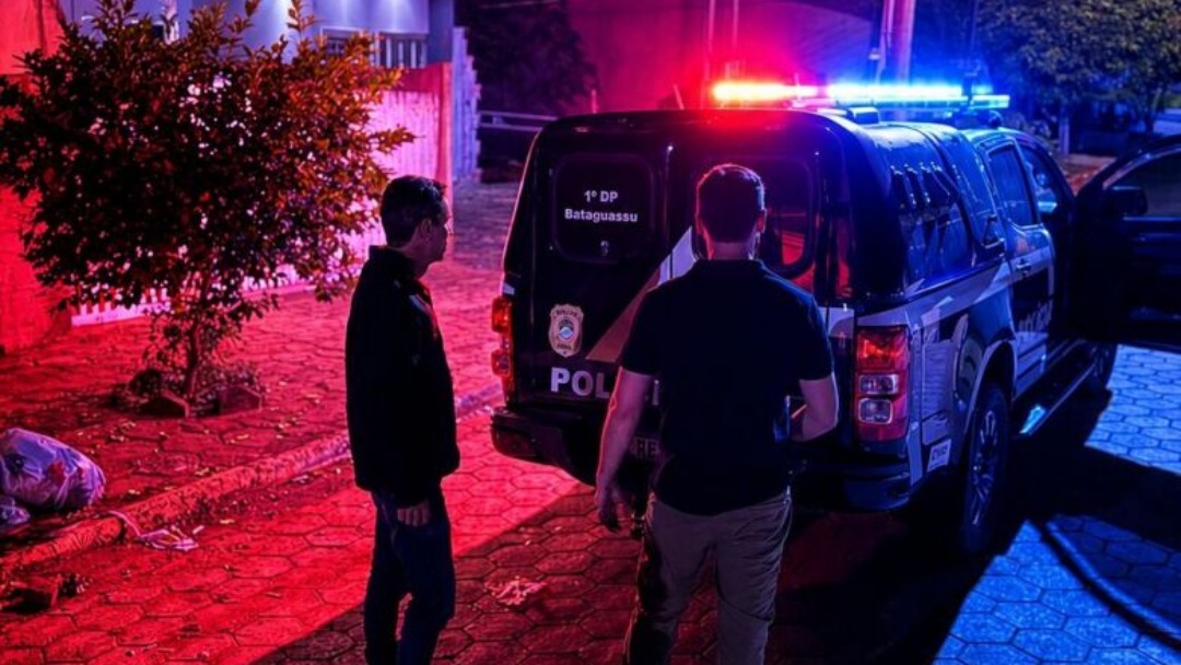 Operação contra o tráfico apreende drogas e leva mulher à prisão