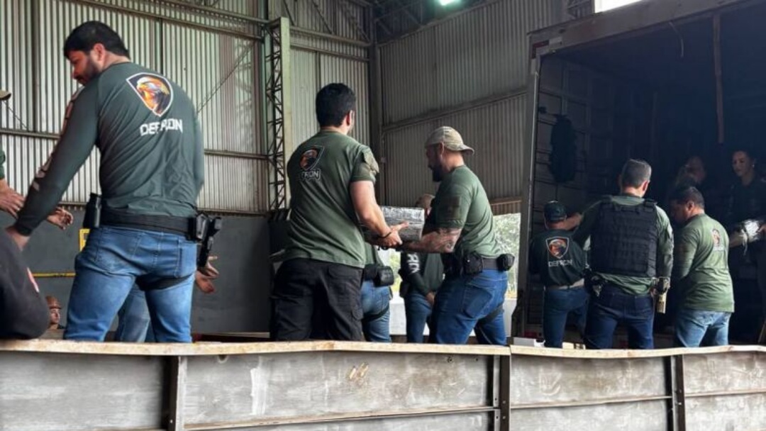 Polícia incinera quase 20t de drogas na região de fronteira