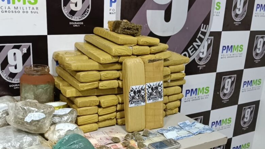 Foragido da Justi&ccedil;a &eacute; preso e pol&iacute;cia apreende mais de 60 kg de maconha 