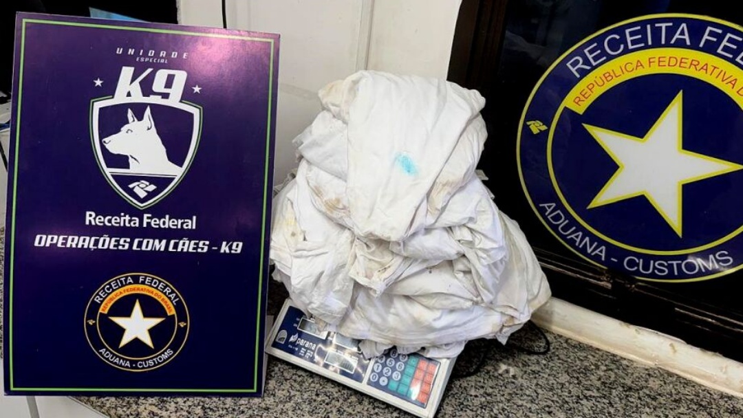 Operação da Receita identifica droga impregnada em peças de vestuário e apreende 5,3 kg
