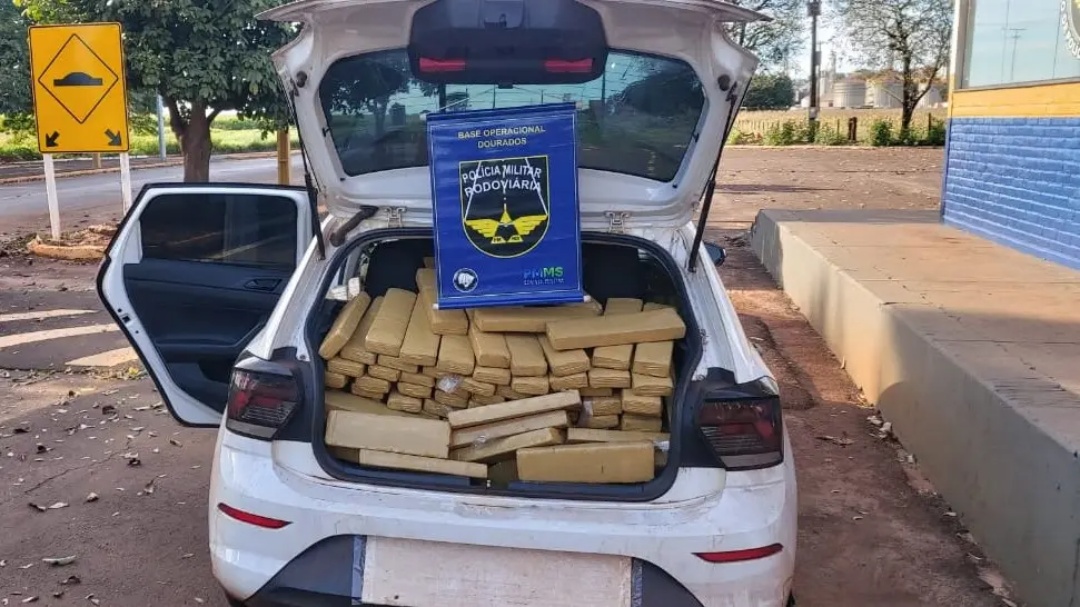 Perseguição policial terminal com apreensão de mais de 700 kg de maconha na MS-162