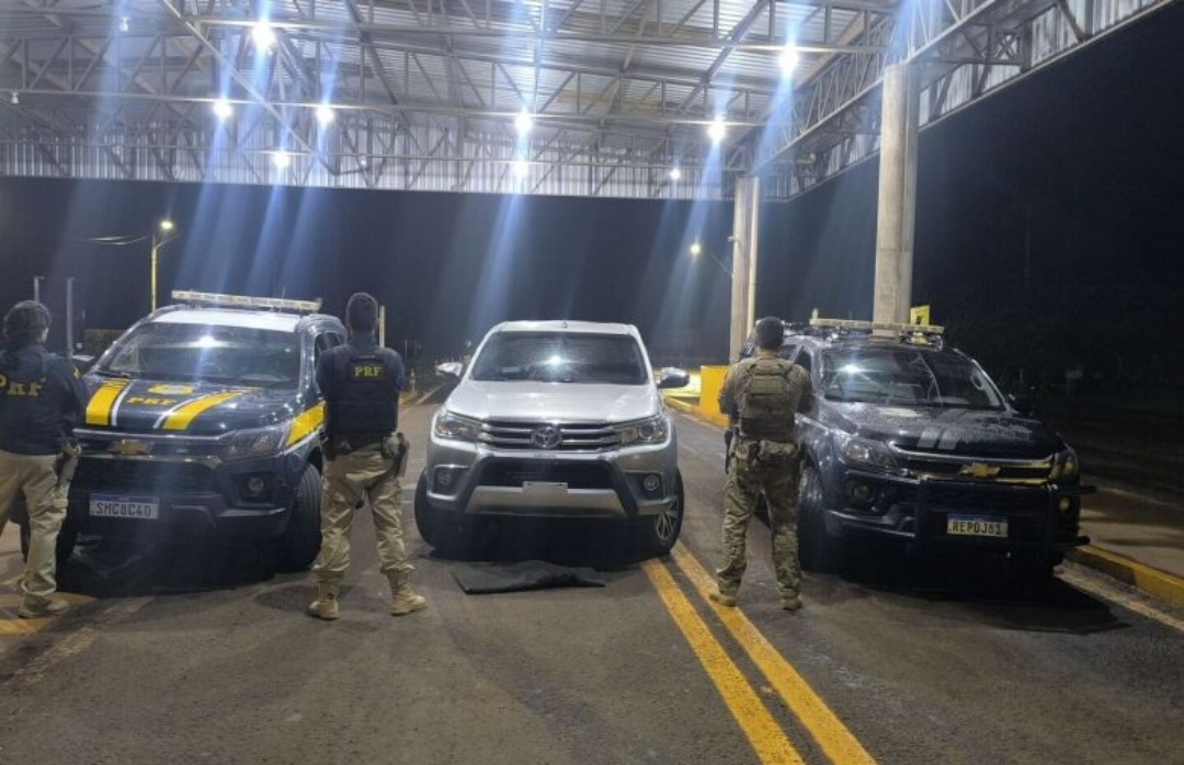 Jovem é preso ao transportar Hilux clonada em rota para a fronteira com o Paraguai