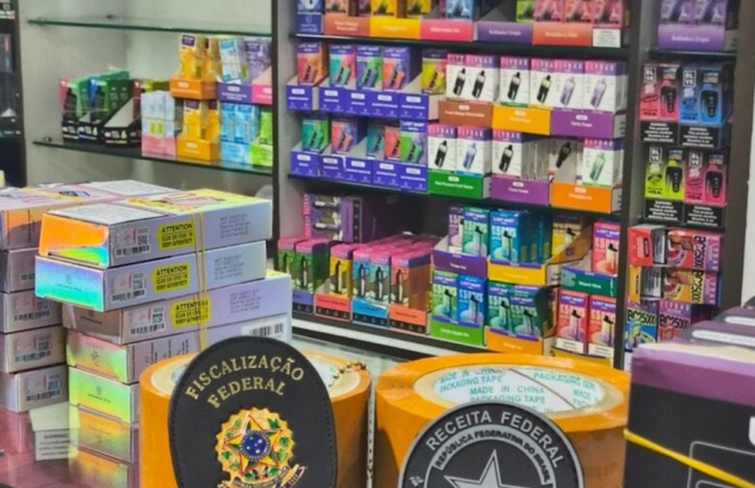 Anvisa e Receita Federal apreendem 25 mil cigarros eletr&ocirc;nicos