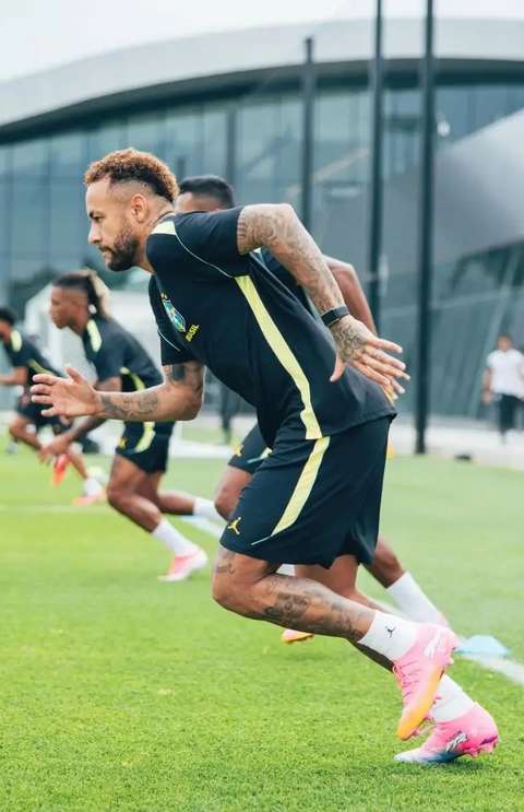 Ancelotti confirma Neymar na partida do Brasil: &lsquo;jogar 90 minutos caminhando&rsquo;