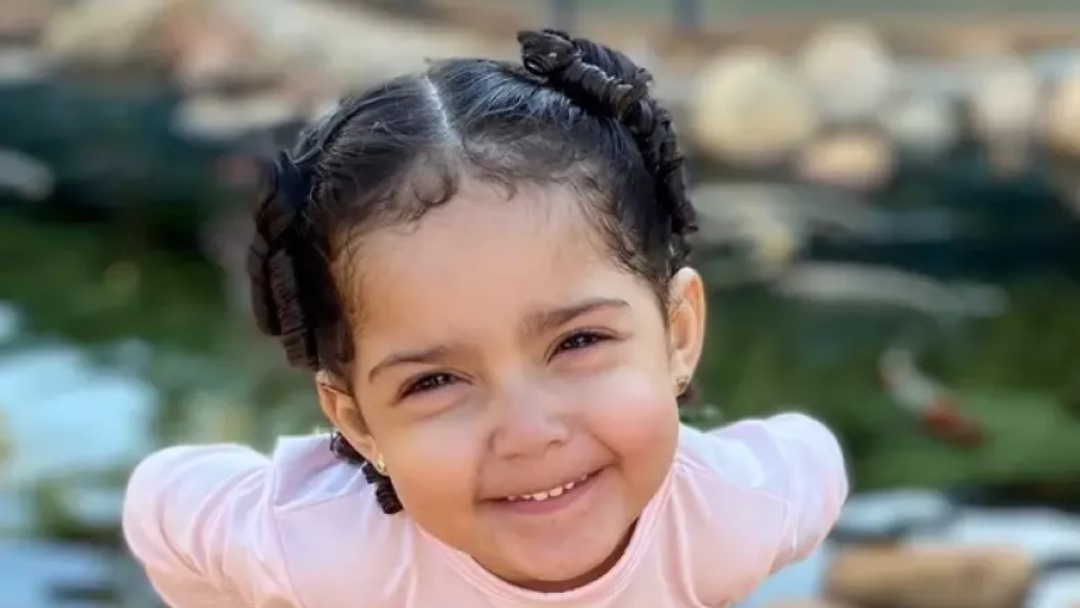 Fam&iacute;lia de Dourados faz 'vaquinha' para custear cirurgia de menina de 3 anos